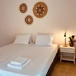 Paradises\'S Nest