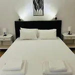 Paradises\'S Nest